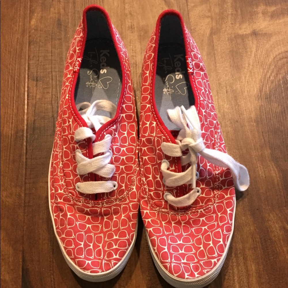 Taylor Swift red glasses keds size 6